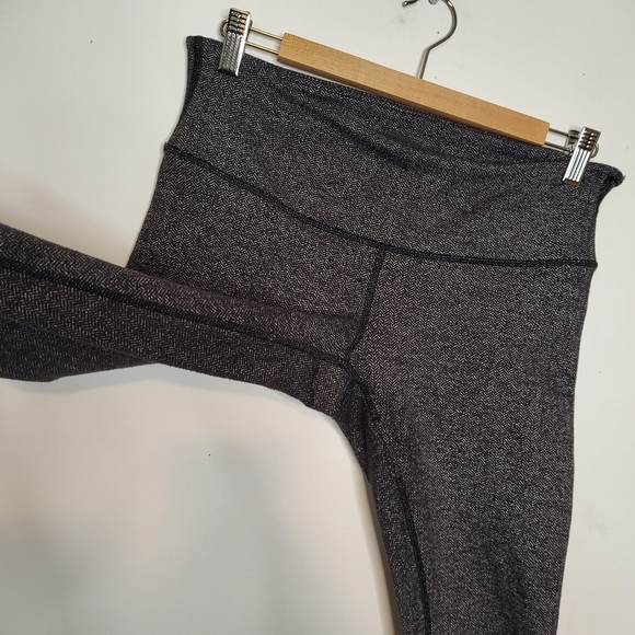 Lululemon Mid Rise Pant Size 8 - Picture 7 of 9